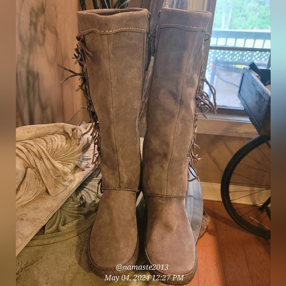 UGG Mammoth Moccasin Womens Gray Water Resistant Suede Tall Fringe Boots #761 - Picture 5 of 15